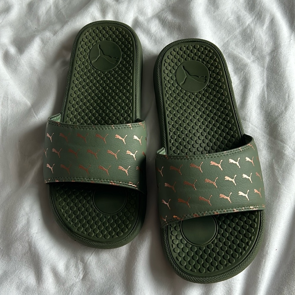 PUMA Rose Gold Foil & Olive Slides - Size 9 (40)